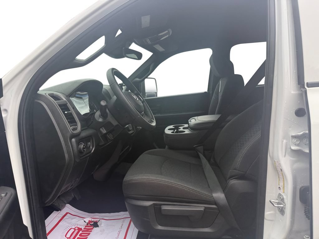New 2026 RAM 3500 Tradesman AWD/4WD image 9