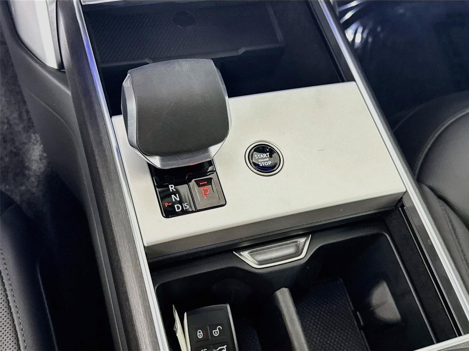Used 2026 Land Rover Range Rover SE AWD/4WD image 19