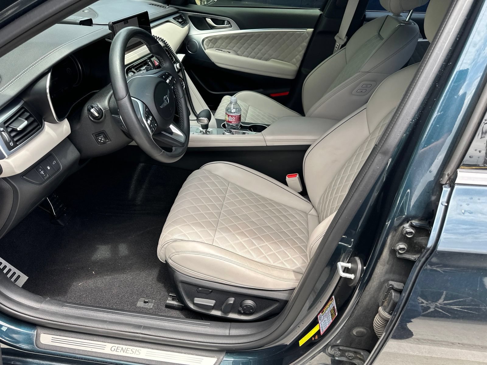 Used 2022 Genesis G70 3.3T RWD image 13