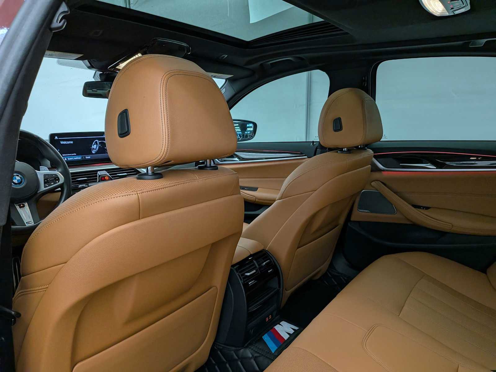 Used 2023 BMW 530e w/ M Sport Package image 18