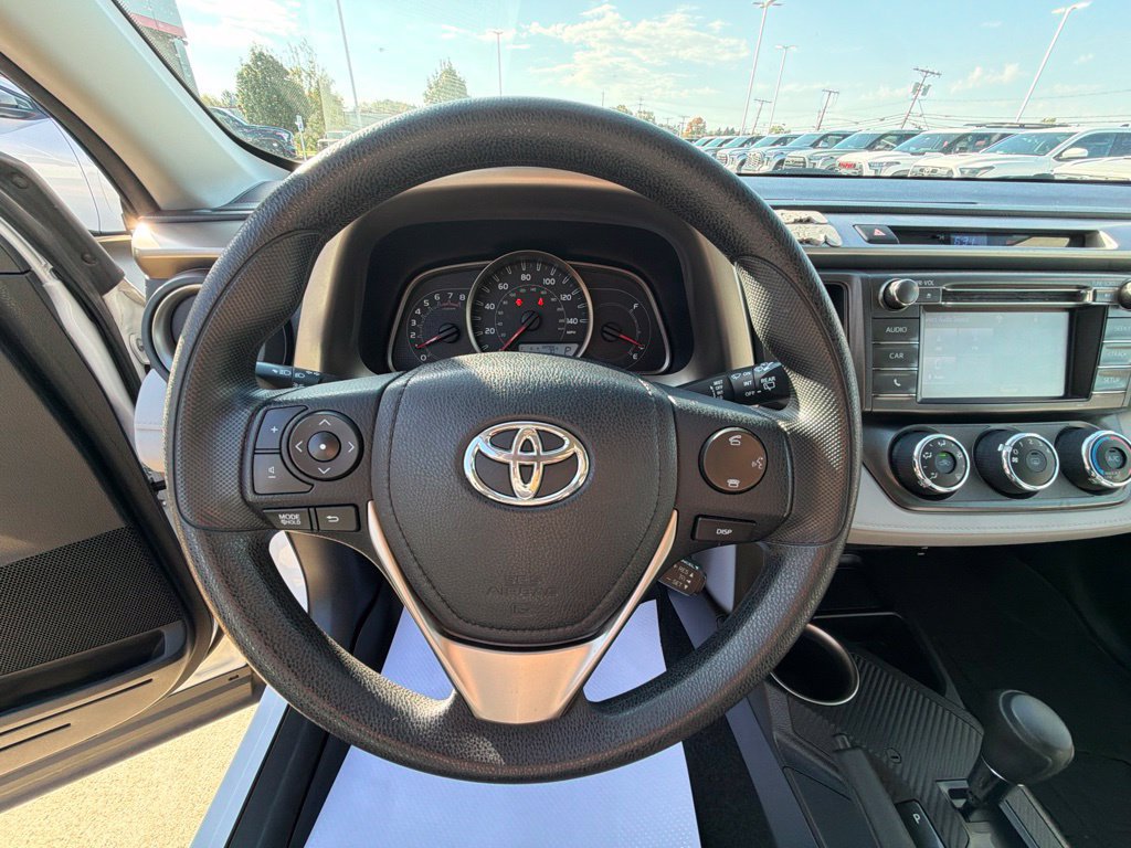 Used 2015 Toyota RAV4 LE AWD/4WD image 13