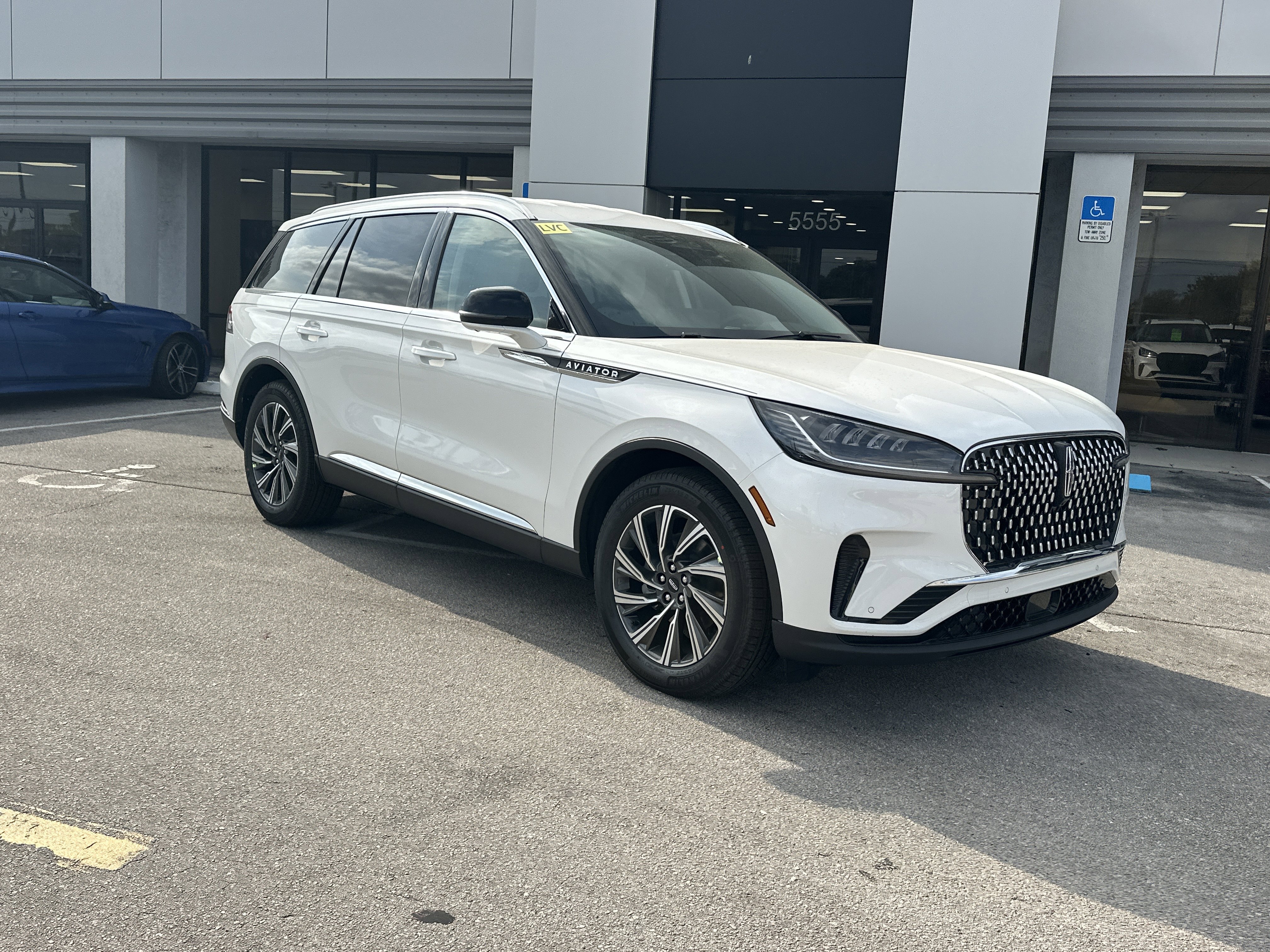 New 2026 Lincoln Aviator 2WD image 4