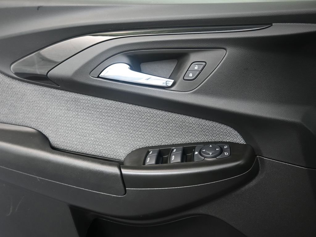 Used 2023 Chevrolet TrailBlazer LT w/ Convenience Package image 13