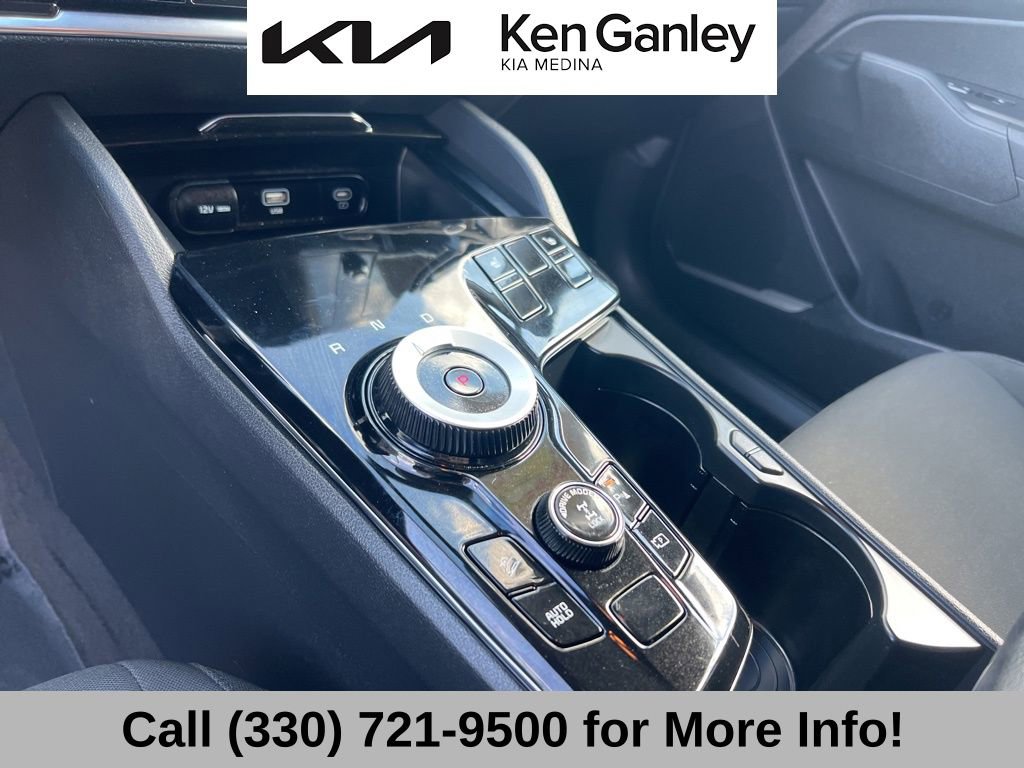 Certified 2025 Kia Sportage LX image 35