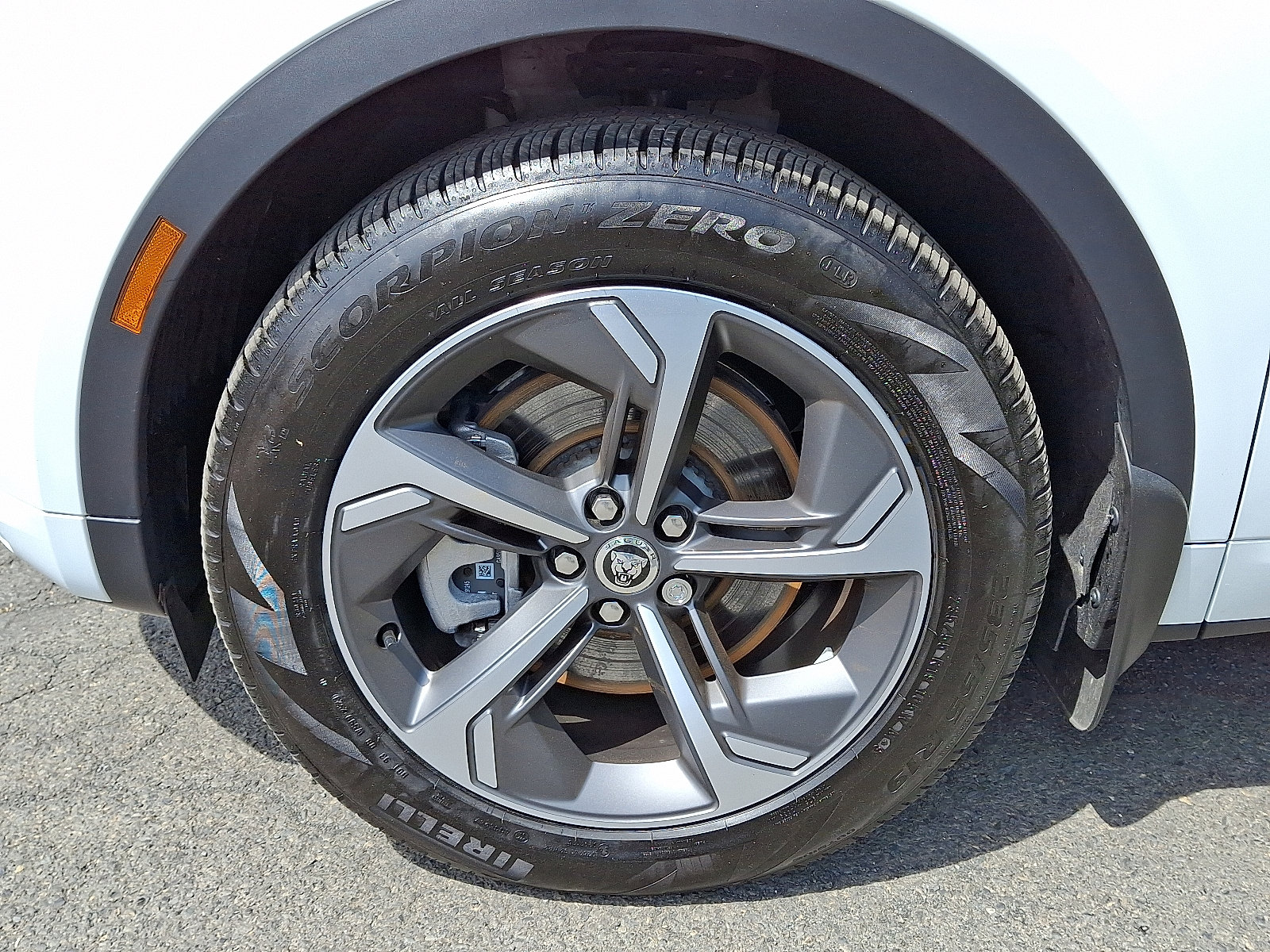 Certified 2024 Jaguar E-PACE R-Dynamic SE image 9