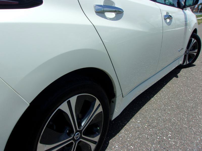Used 2018 Nissan Leaf SL w/ SL Technology Package FWD image 16