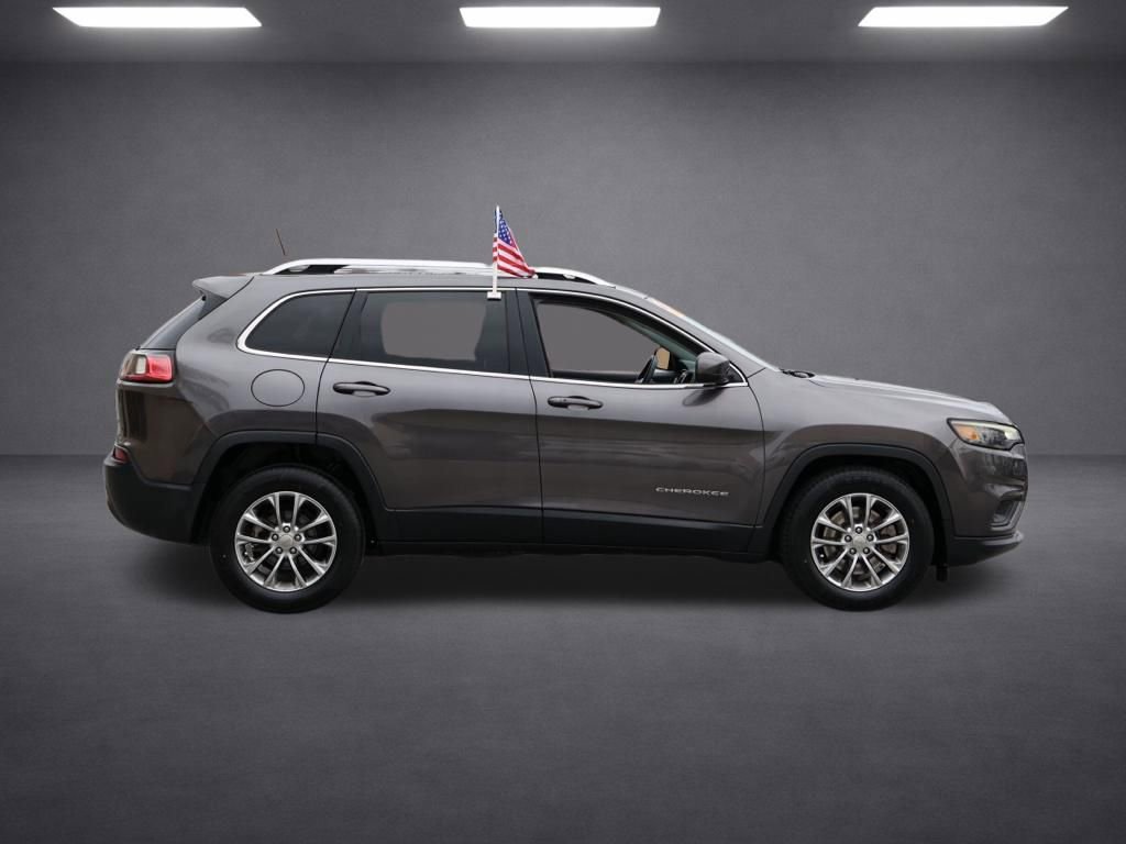 Used 2019 Jeep Cherokee Latitude Plus image 3