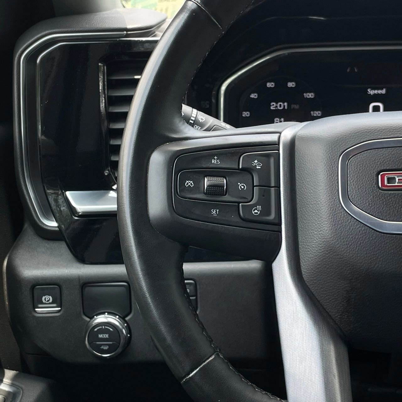 Used 2025 GMC Sierra 1500 SLT RWD image 14