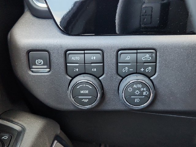 New 2026 Chevrolet Silverado 1500 High Country w/ High Country Premium Package AWD/4WD image 24