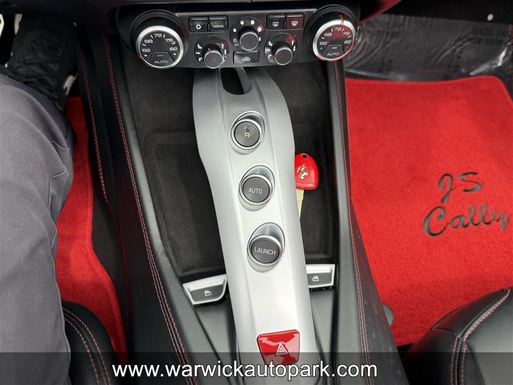 Used 2016 Ferrari California T RWD image 12
