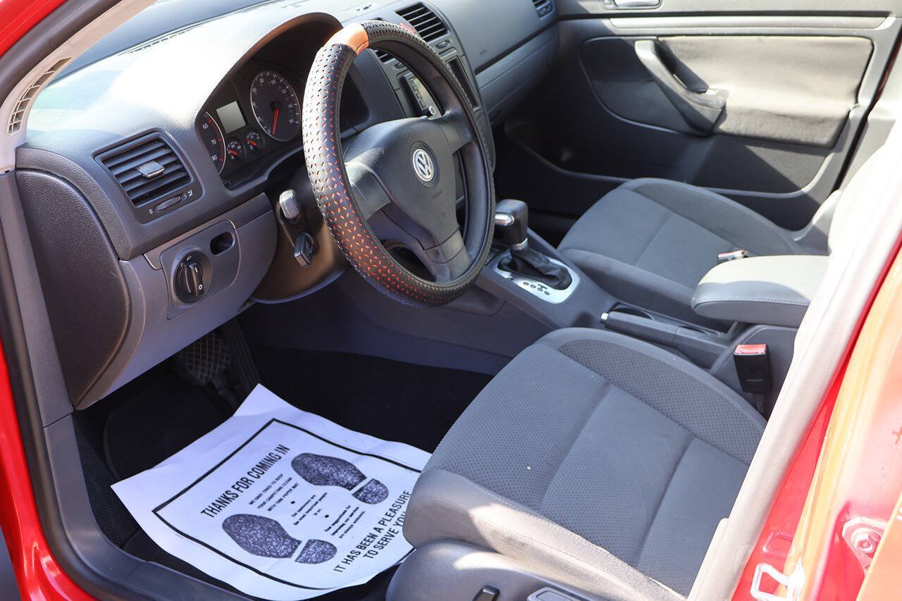 Used 2007 Volkswagen Rabbit 4-Door FWD image 12