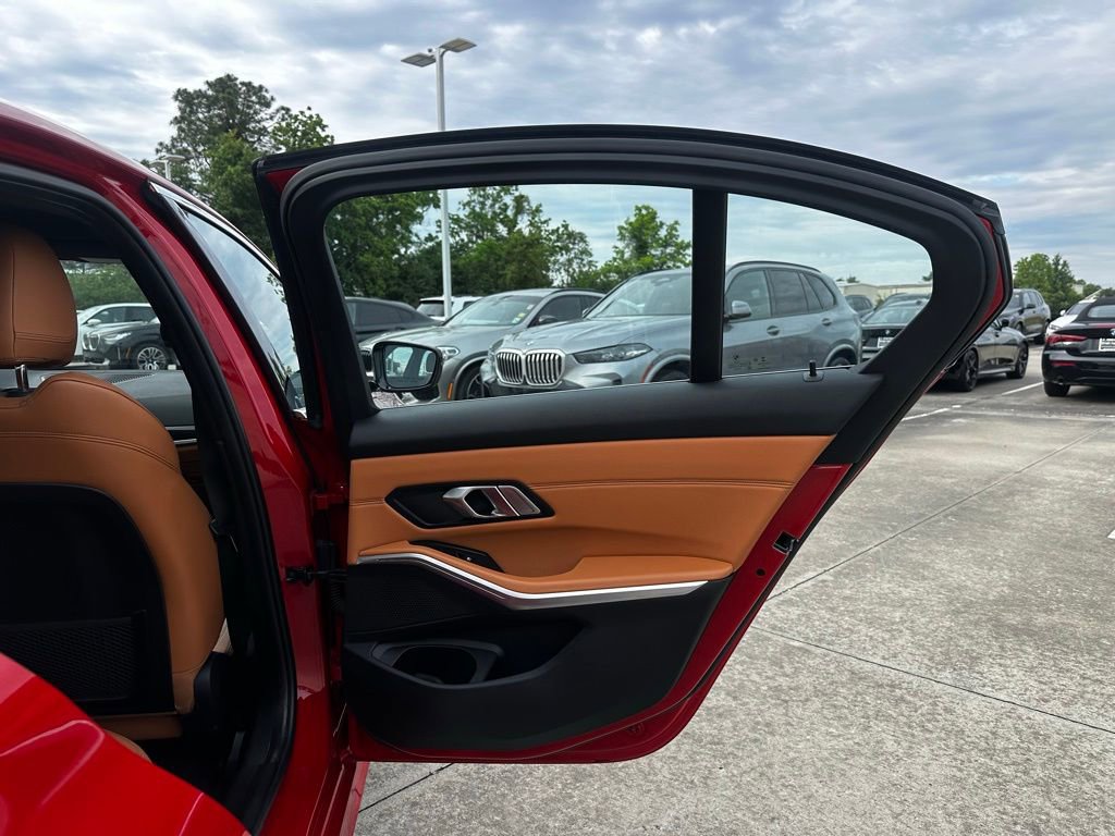 Used 2019 BMW 330i Sedan w/ Luxury Package image 27