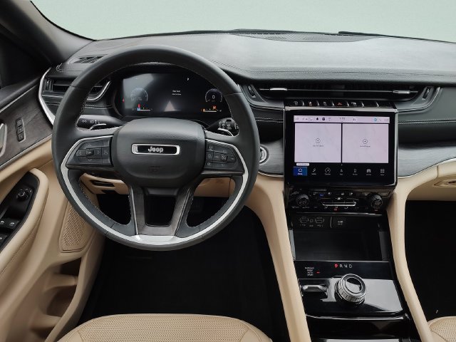 Used 2023 Jeep Grand Cherokee L Limited w/ Luxury Tech Group II AWD/4WD image 10