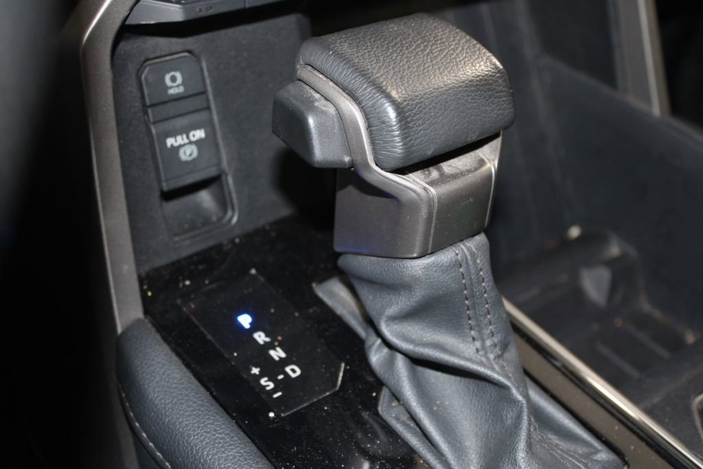 Used 2024 Toyota Tundra Limited AWD/4WD image 28
