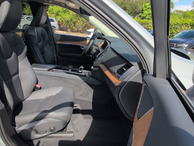 Certified 2025 Volvo XC90 T8 Core w/ Protection Package image 15