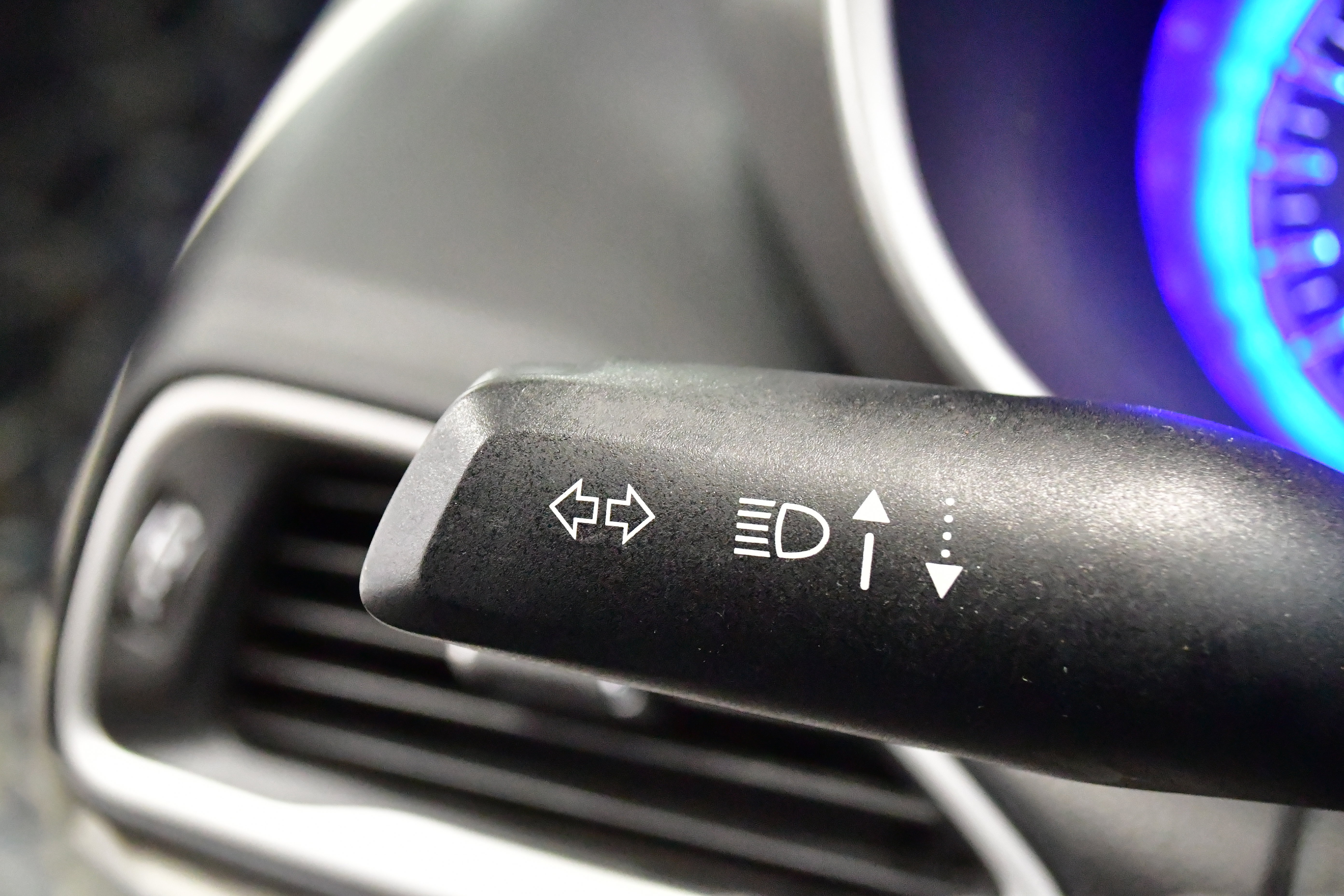 Used 2023 Chrysler Pacifica Touring-L image 45