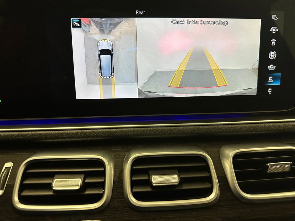 Used 2023 Mercedes-Benz GLS 450 4MATIC image 25