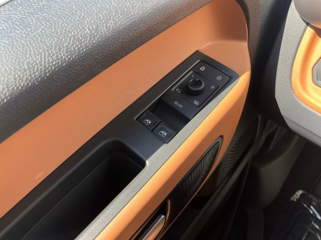 New 2025 Volkswagen ID. Buzz Pro S image 55