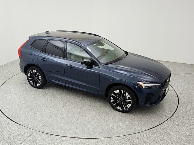 New 2026 Volvo XC60 B5 Plus w/ Climate Package PRO AWD/4WD image 15