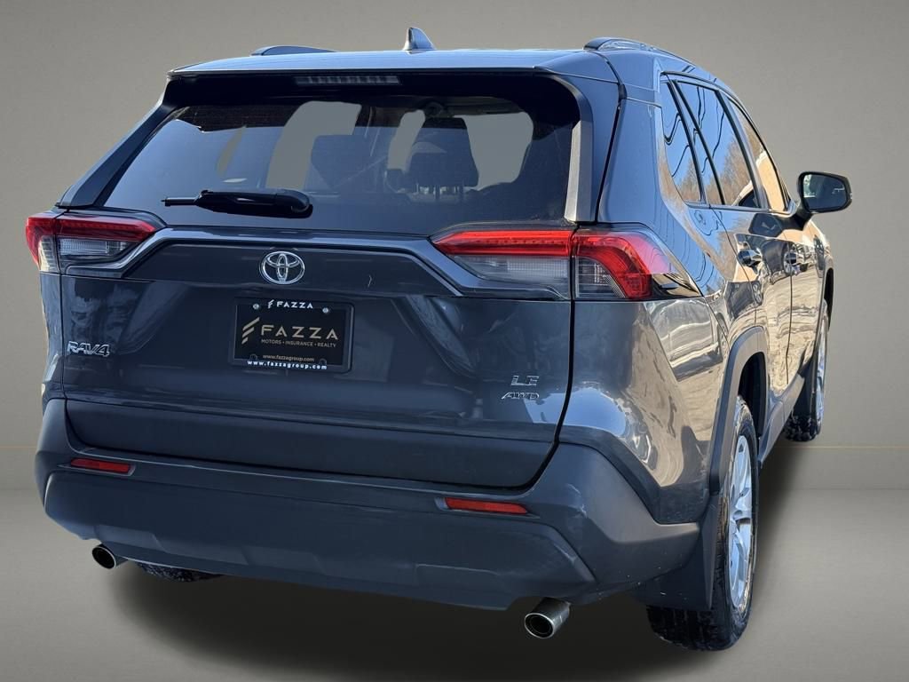 Used 2019 Toyota RAV4 LE w/ Carpet Mat Package image 5