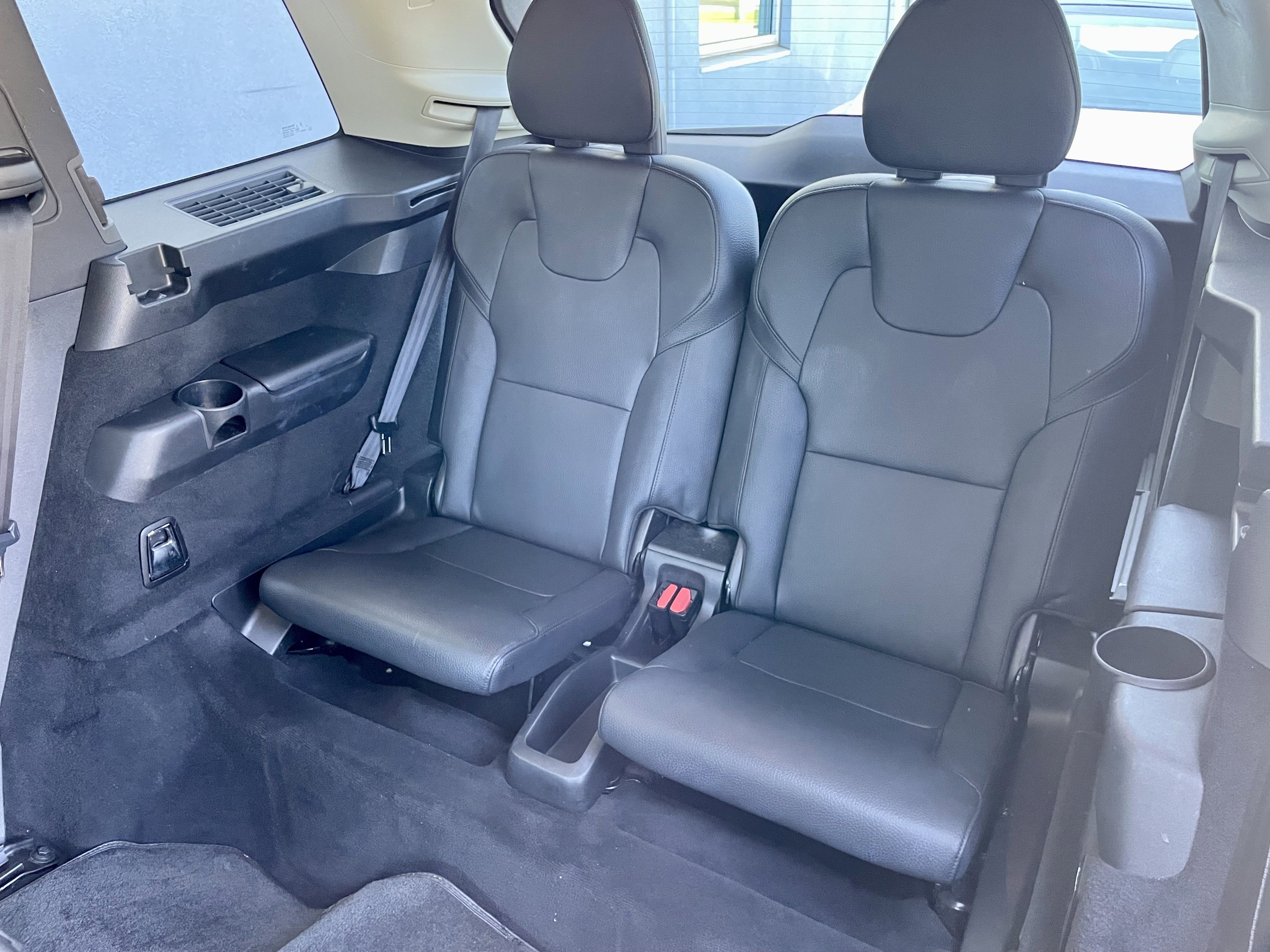 Used 2020 Volvo XC90 T6 Momentum AWD/4WD image 32
