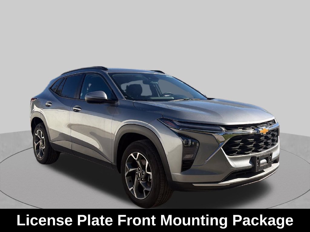 Used 2025 Chevrolet Trax LT w/ LT Convenience Package FWD image 9