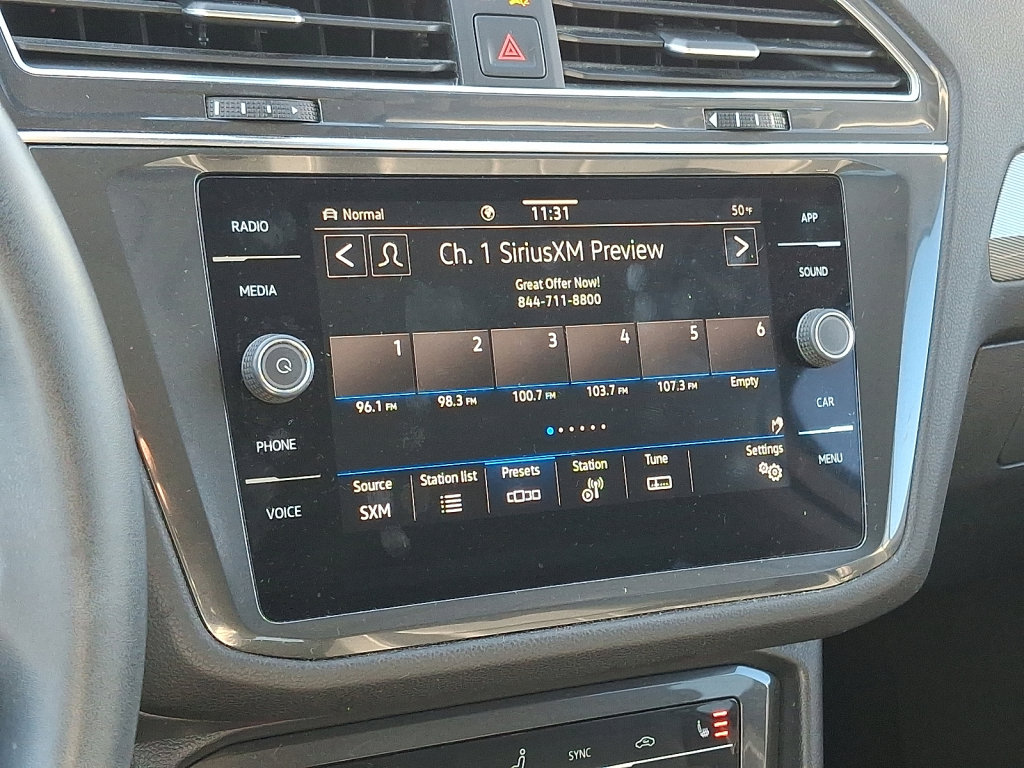 Used 2023 Volkswagen Tiguan SE image 29