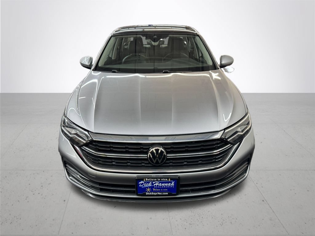 Used 2024 Volkswagen Jetta SE FWD image 11