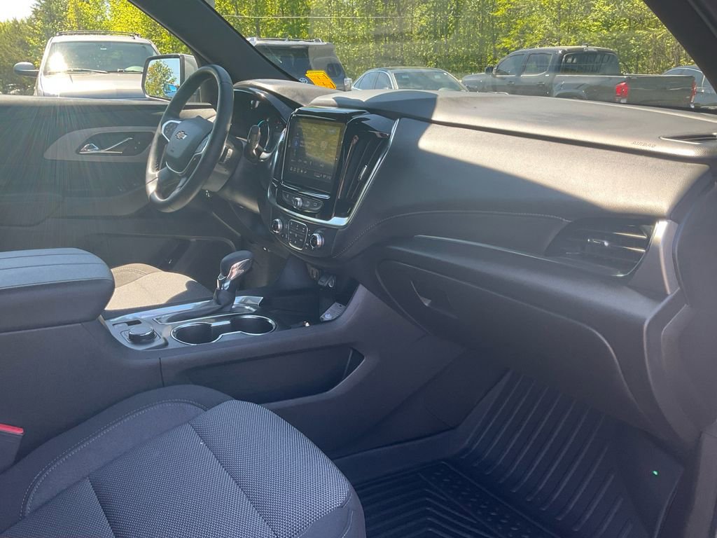 Used 2023 Chevrolet Traverse LT FWD image 11