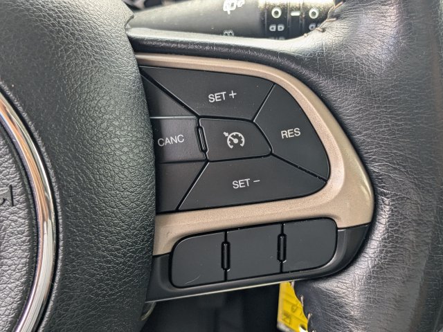 Used 2015 Jeep Renegade Limited FWD image 24