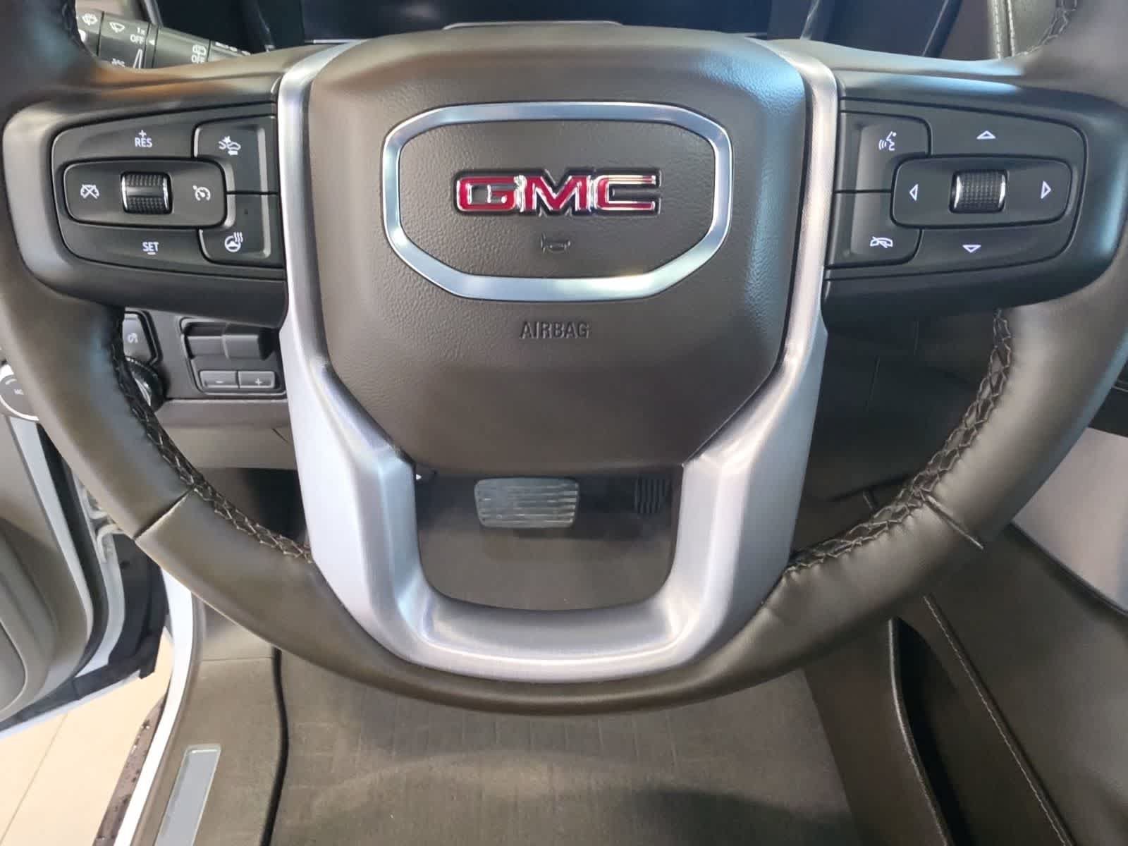 Used 2024 GMC Yukon SLT w/ SLT Premium Package AWD/4WD image 27
