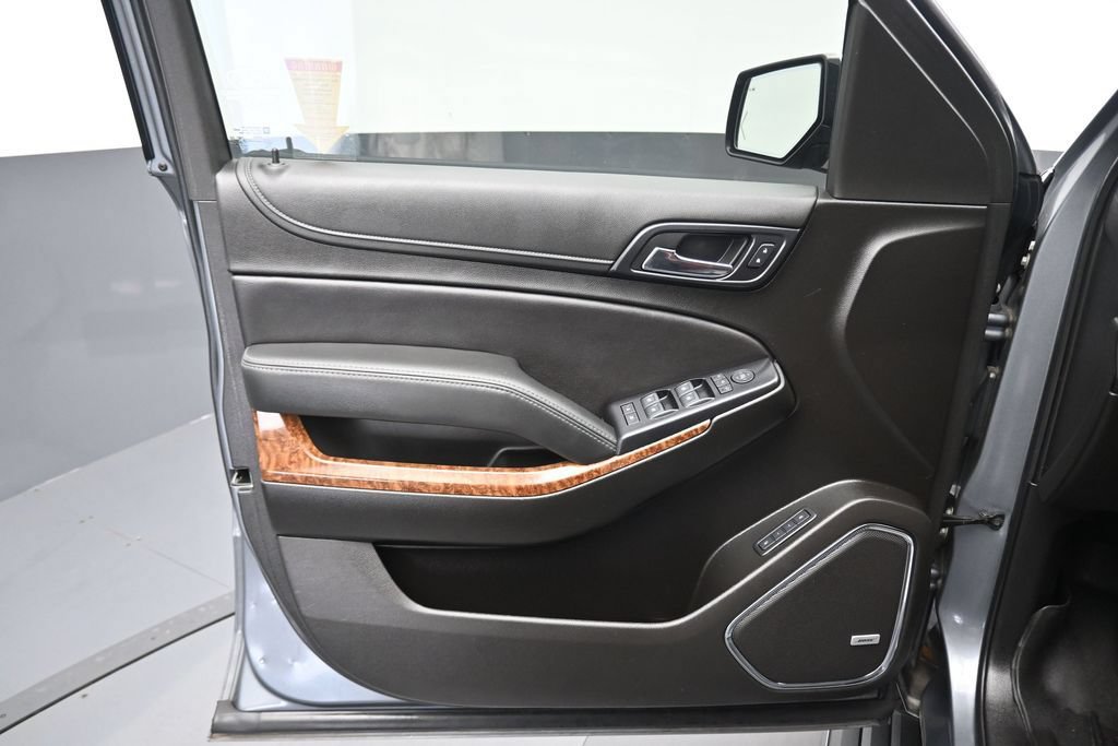 Used 2019 Chevrolet Suburban Premier w/ Premier Plus Edition AWD/4WD image 9