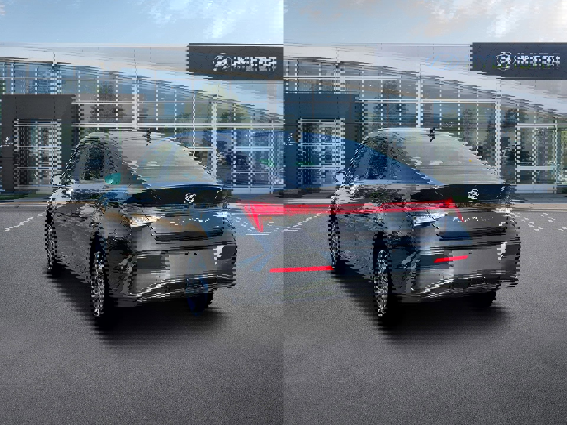 New 2026 Hyundai Elantra Limited FWD image 5