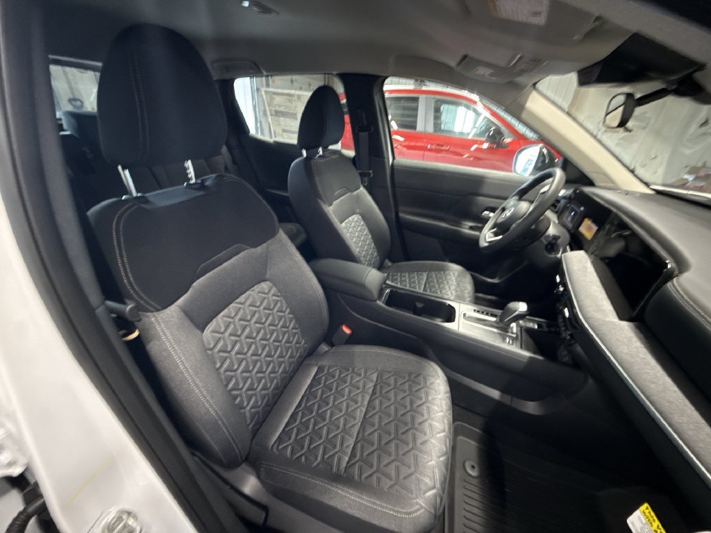 New 2027 Nissan Kicks SV AWD/4WD image 24