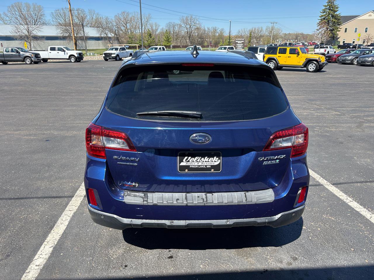 Used 2017 Subaru Outback 2.5i Touring AWD/4WD image 4
