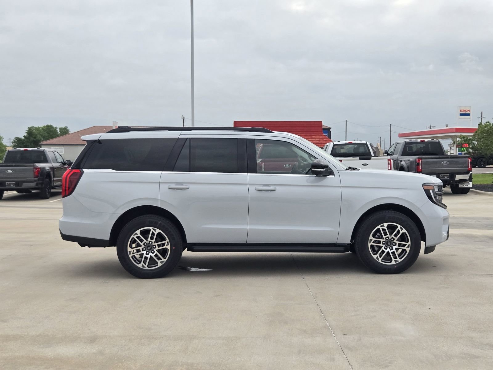New 2026 Ford Expedition Active RWD image 7