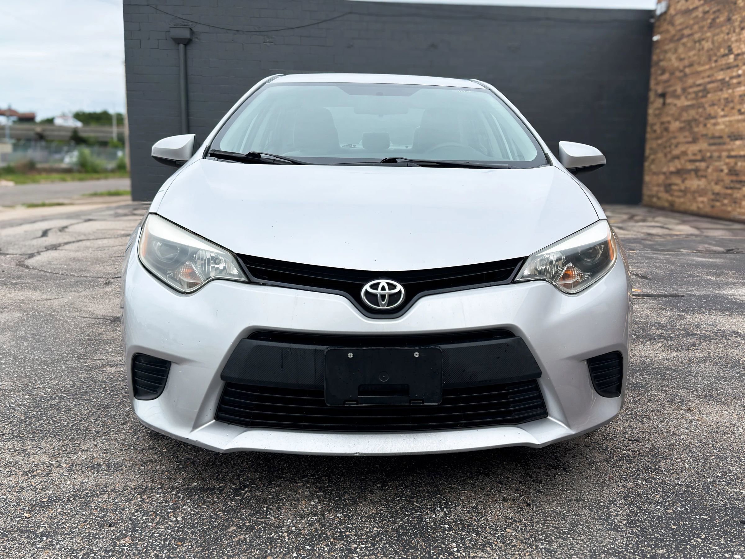 Used 2016 Toyota Corolla L FWD image 2