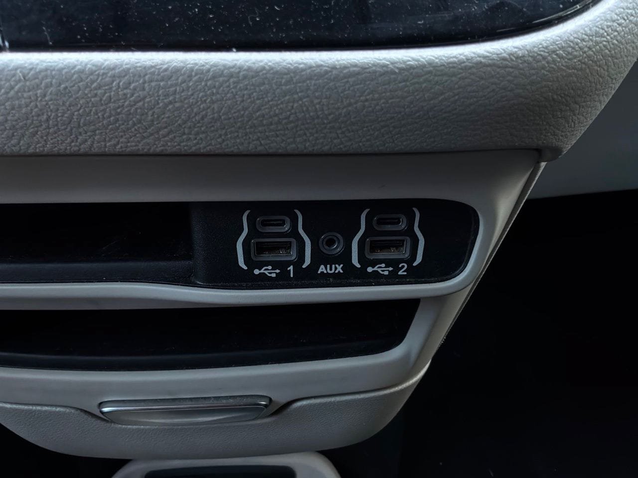 Used 2023 Chrysler Voyager LX FWD image 26
