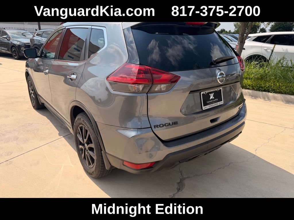 Used 2018 Nissan Rogue SV FWD image 2