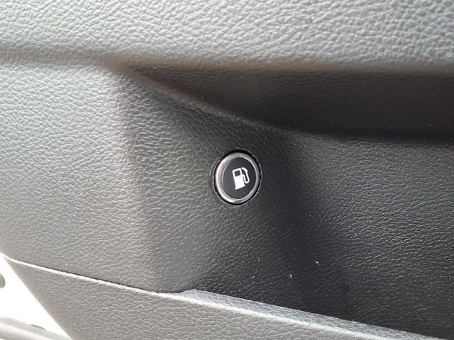 Used 2019 Chrysler 300 S image 28