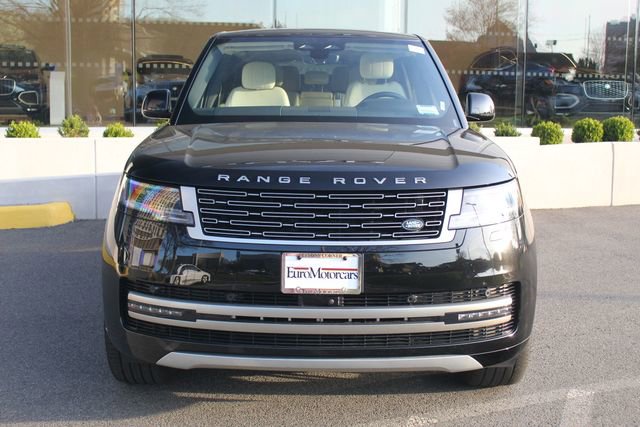 Used 2024 Land Rover Range Rover Long Wheelbase SE image 8