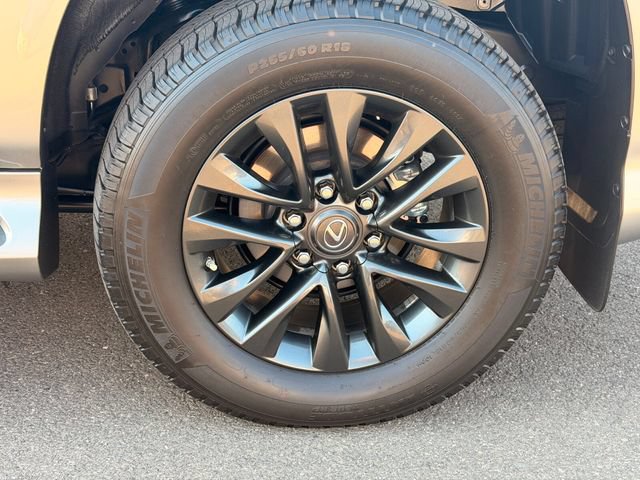 Certified 2023 Lexus GX 460 Premium w/ Premium Package AWD/4WD image 12