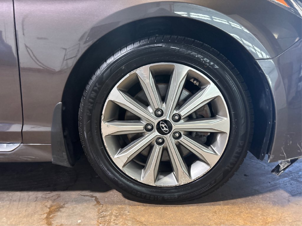 Used 2017 Hyundai Sonata Limited w/ Ultimate Package 04 FWD image 19