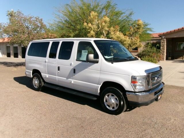 Used 2013 Ford E-350 and Econoline 350 XLT RWD image 4