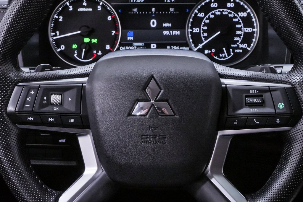 Used 2024 Mitsubishi Outlander SE image 21