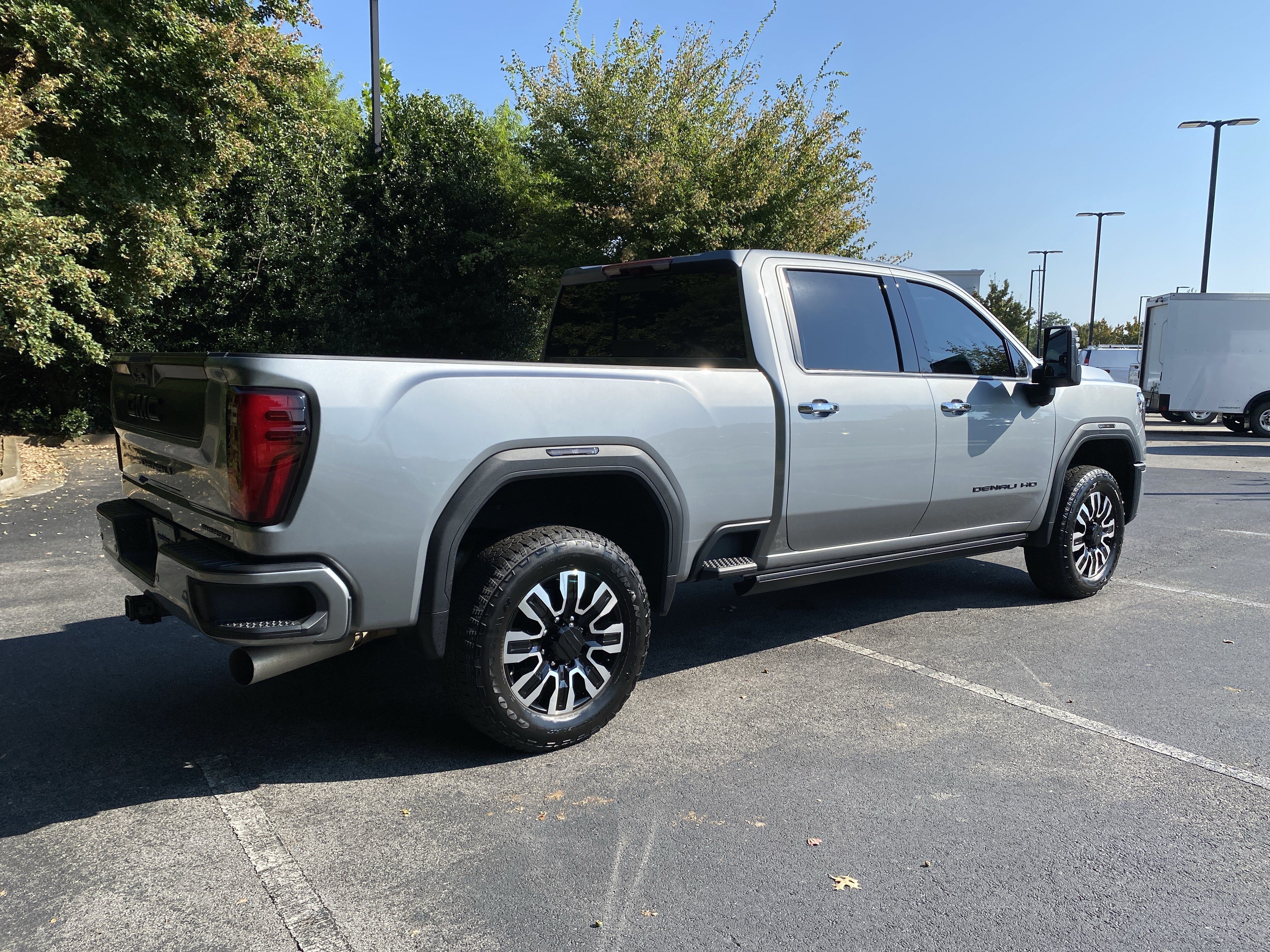 Used 2026 GMC Sierra 2500 Denali Ultimate AWD/4WD image 9