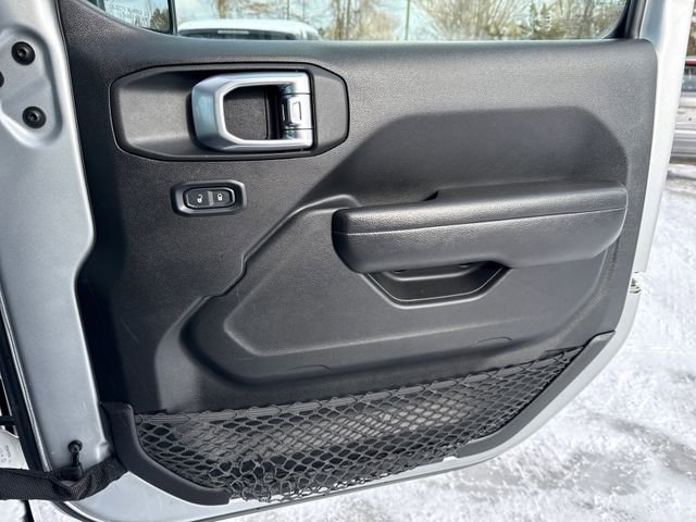 Used 2022 Jeep Gladiator Willys image 23