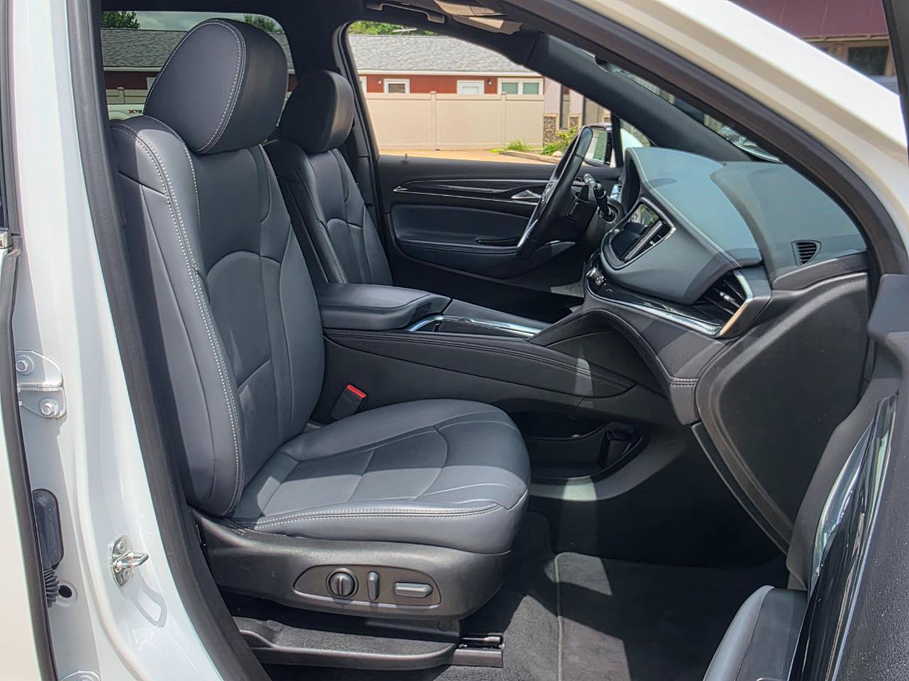 Used 2023 Buick Enclave Essence w/ Experience Buick Package FWD image 27