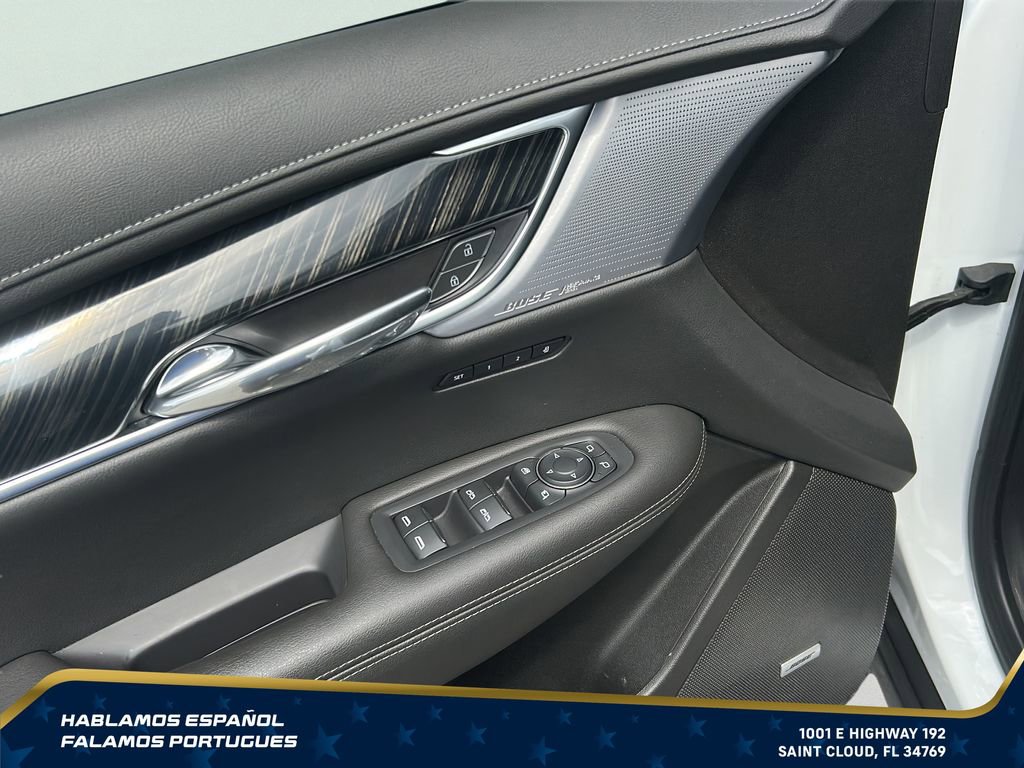 Used 2023 Cadillac XT6 Premium Luxury w/ Technology Package FWD image 11