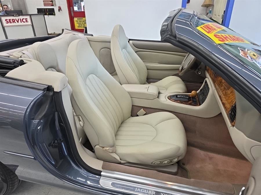 Used 2000 Jaguar XK8 Convertible image 8